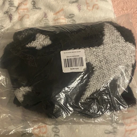 Torrid Black and White Star Scarf - Picture 6 of 6